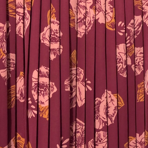 📣LAST CALL - ModCloth burgundy and orange pleated collar dress - Size 6 - Picture 3 of 5